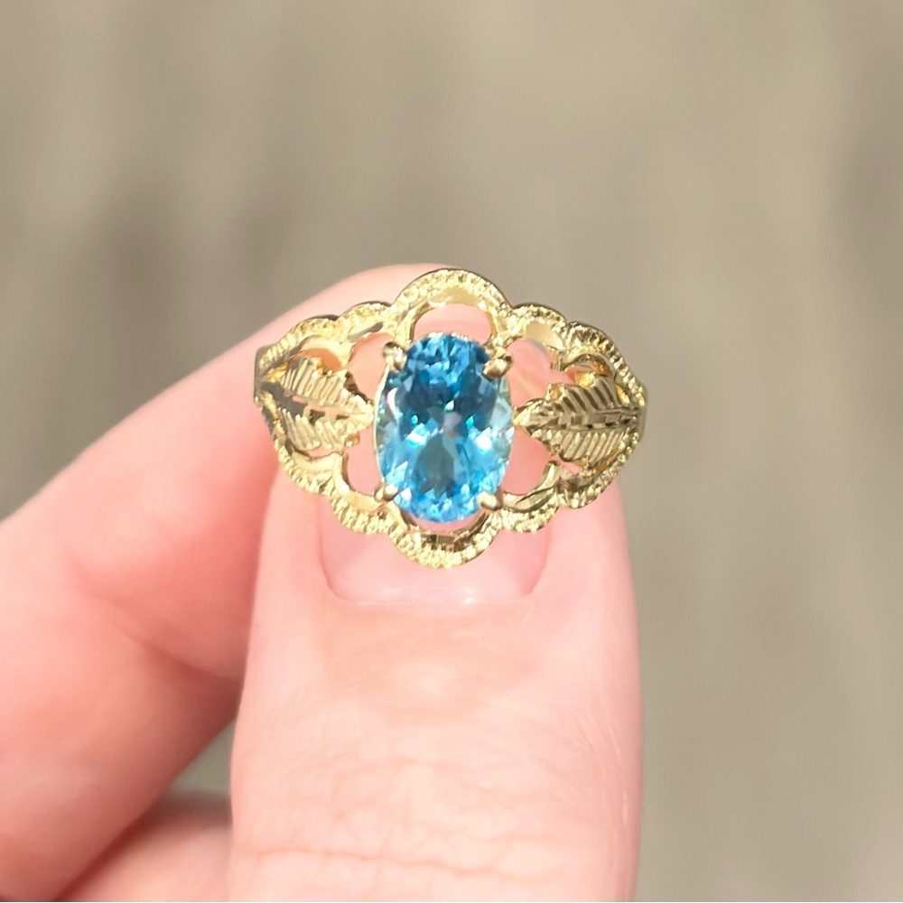 Vintage Swiss Blue Topaz Gold Ring: 14K Beverly Hills Laurel Leaf Solitaire - Picture 7 of 12
